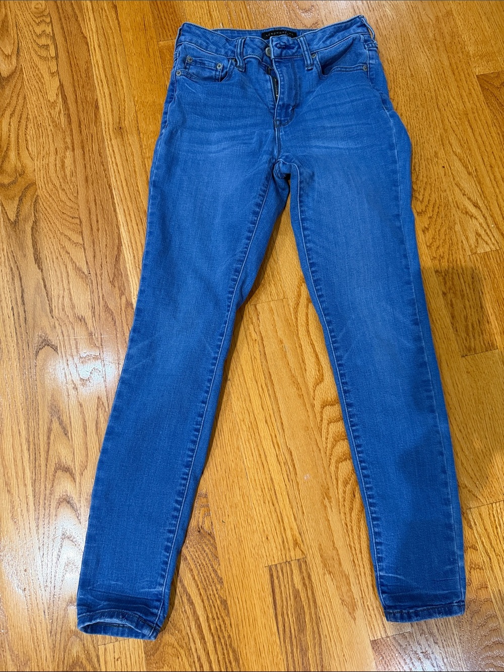 Aeropostale Women's Skinny Jeans - Mid Blue Stretch Denim